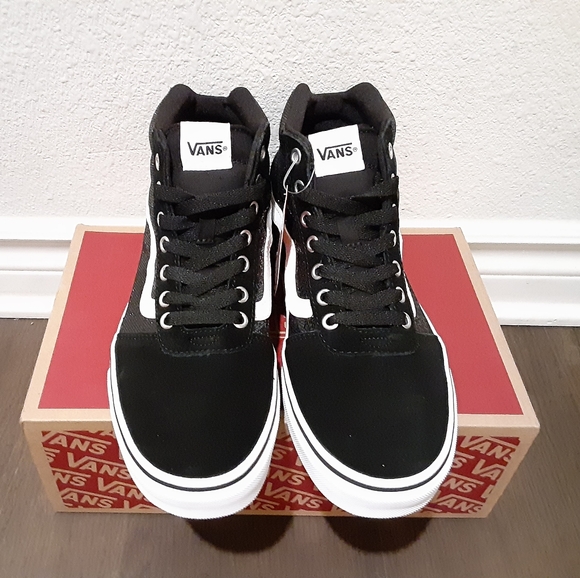 Vans - Picture 2 of 4